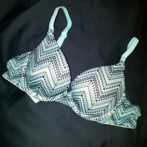 Pink Victoria's secret push-up bra 32B